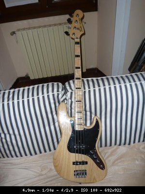 american_vintage_75_jazz_bass_2