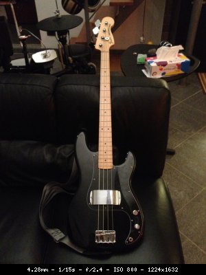 fender_p_usa_black_1364484465_605115